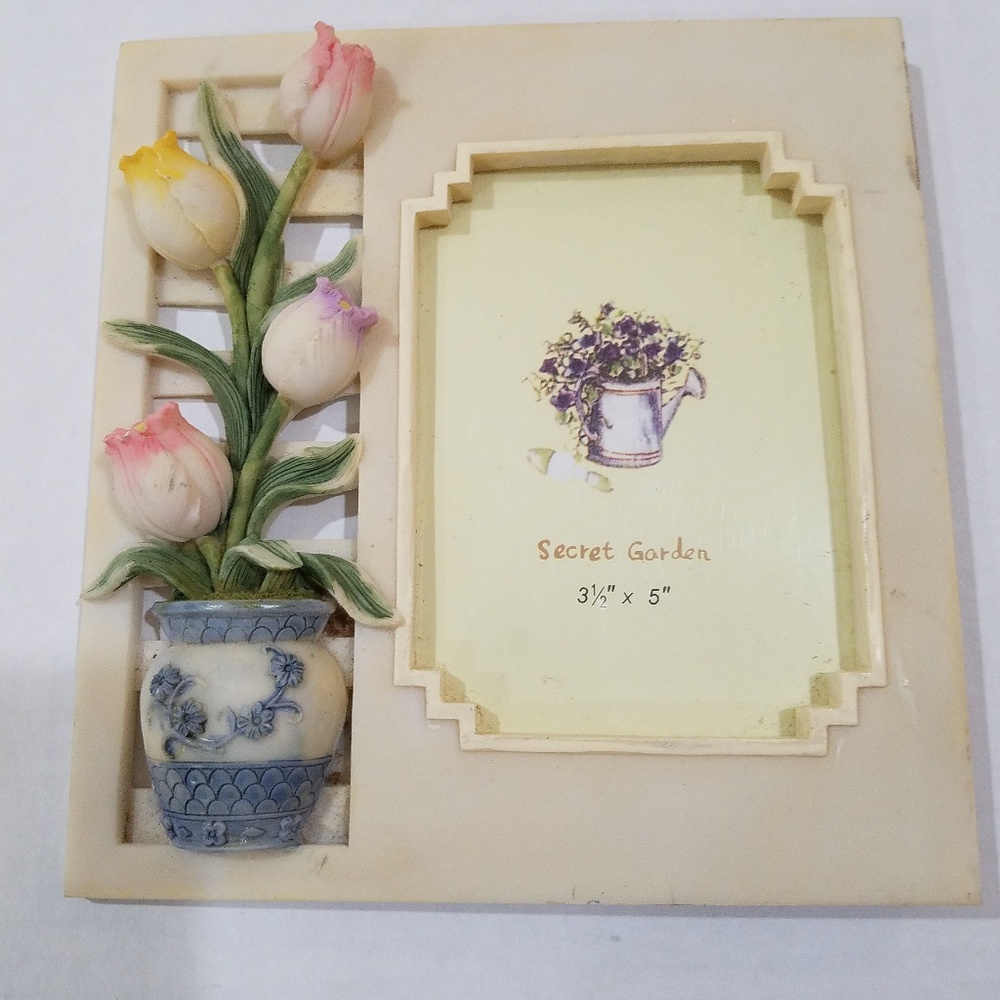 NWT, 3D, Secret Garden 3 1/2"×5 " picture frame